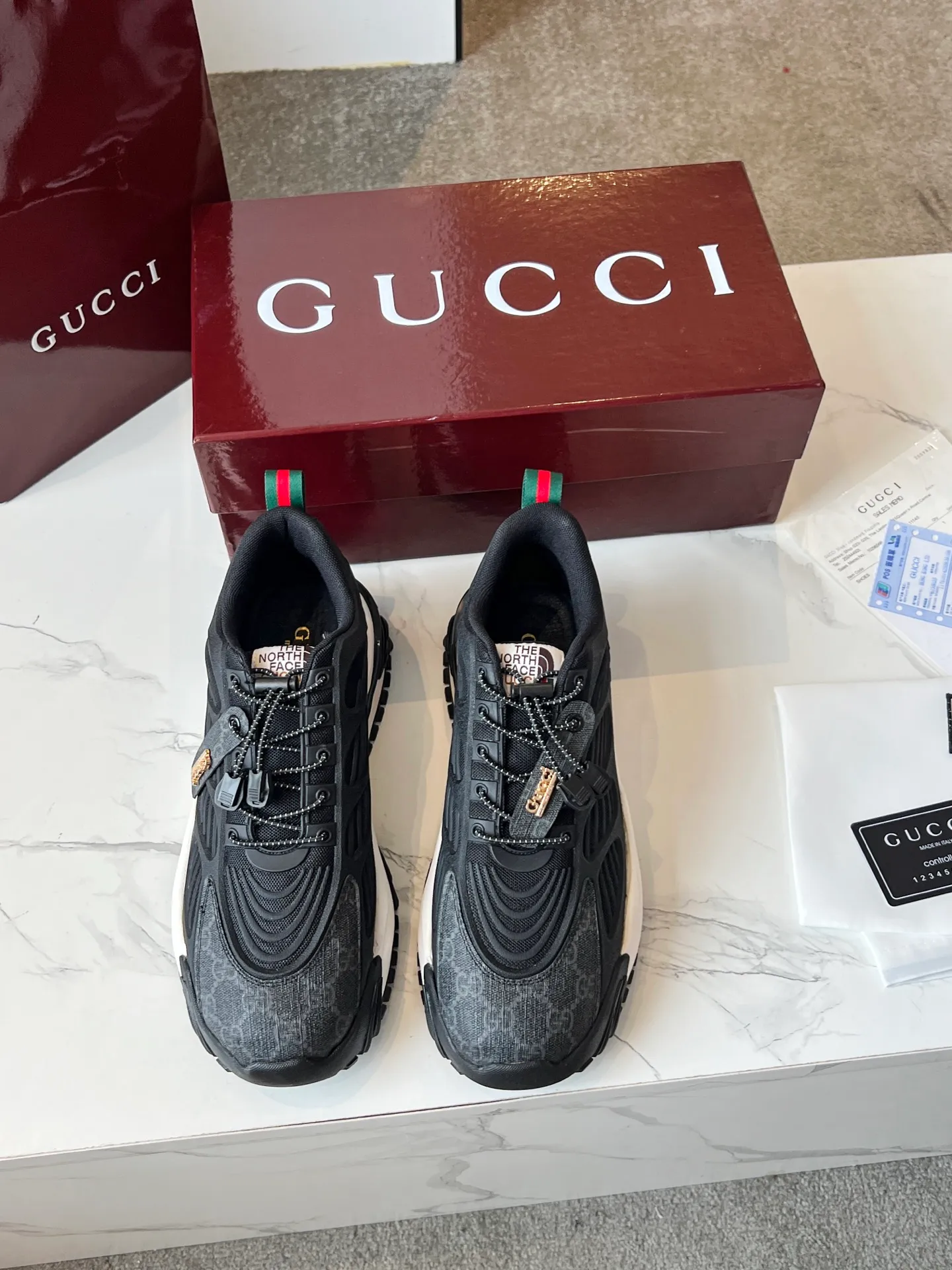 👟👟Ex-factory price 560👟👟 ❤️‍🔥❤️‍🔥❤️‍🔥Gucci series 2.0 sports shoes are made with heavy investment❤️‍🔥❤️‍🔥❤️‍🔥Renewed interpretation of the brand's iconic striped webbing elements😍😍When retro genes collide with futuristic design🎊🎊This new pair of Gucci shoes directly reaches the trend threshold💥 ✔️Caron color contrast + classic stripes, GG reflective piping, visual impact, and comes with high-light filter when out on the street ✔️Multi-layer structure of different materials, mesh breathability, leather shaping, outsole EVA foam and TPU combination😍😍😍Fashion and practicality online ✔️Details of double G midsole + iconic double G lock shoelaces, retro DNA is crazy and restless, and every step is based on the trendy aesthetic❤️❤️❤️❤️ Matching code: male 39-44